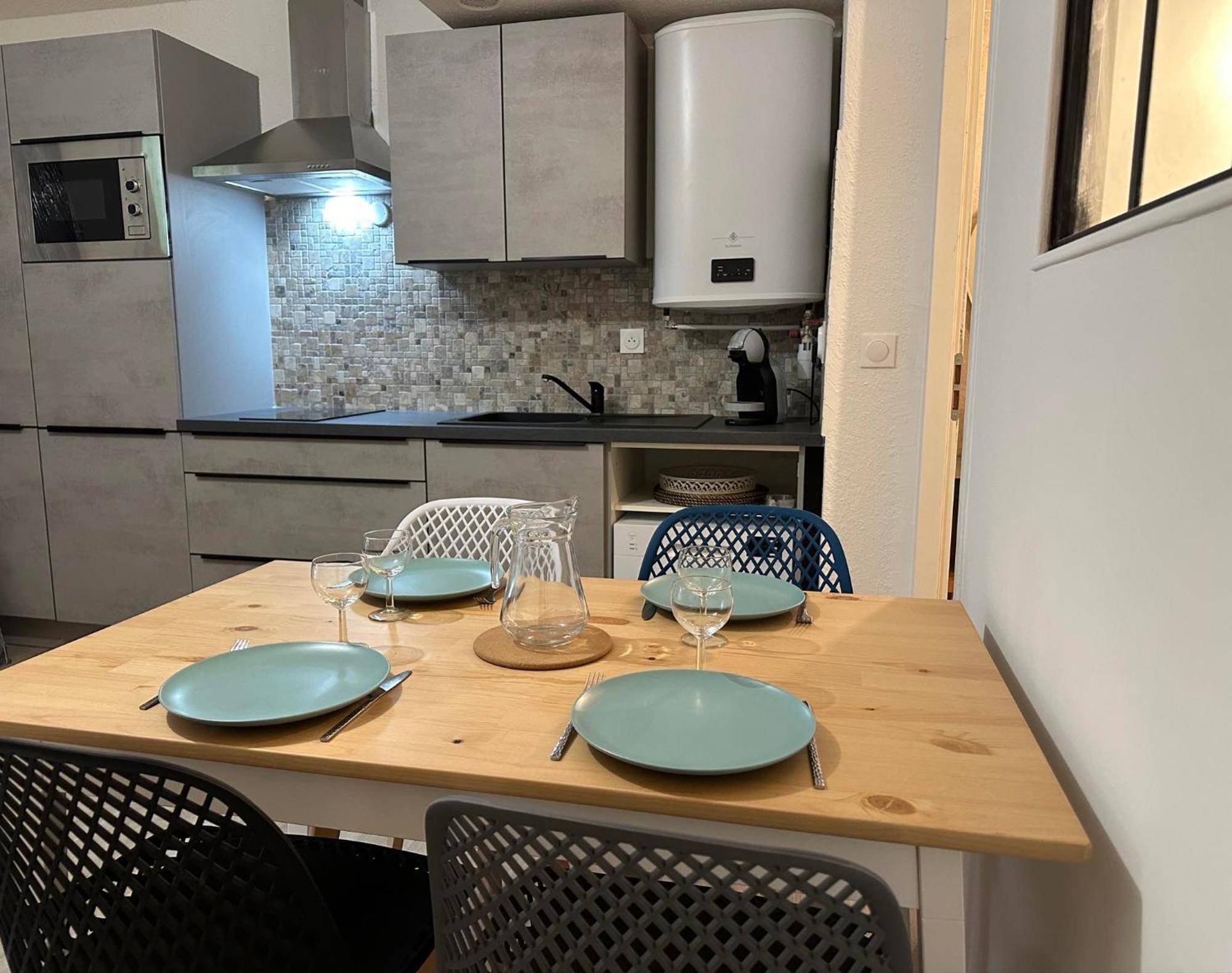 Appartement Climatise Avec Chambre Et Parking Privatif Locations Vld Camargue Сент-Мари-де-ла-Мер Экстерьер фото