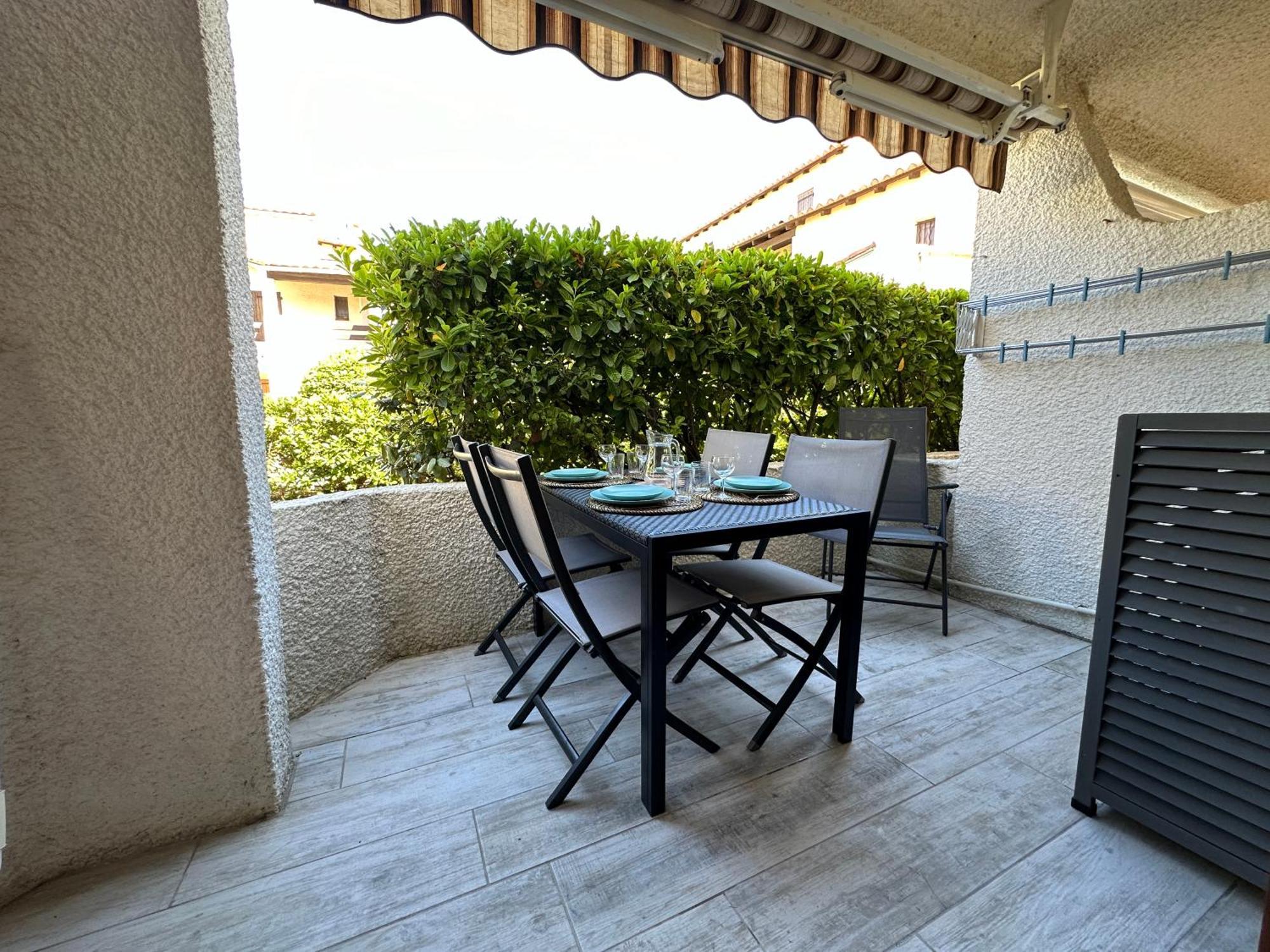 Appartement Climatise Avec Chambre Et Parking Privatif Locations Vld Camargue Сент-Мари-де-ла-Мер Экстерьер фото